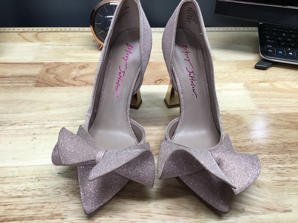 Betsey Johnson Nobble Women's 5.5 Purple Glitter Slip-On Sculpted Bow Pumps